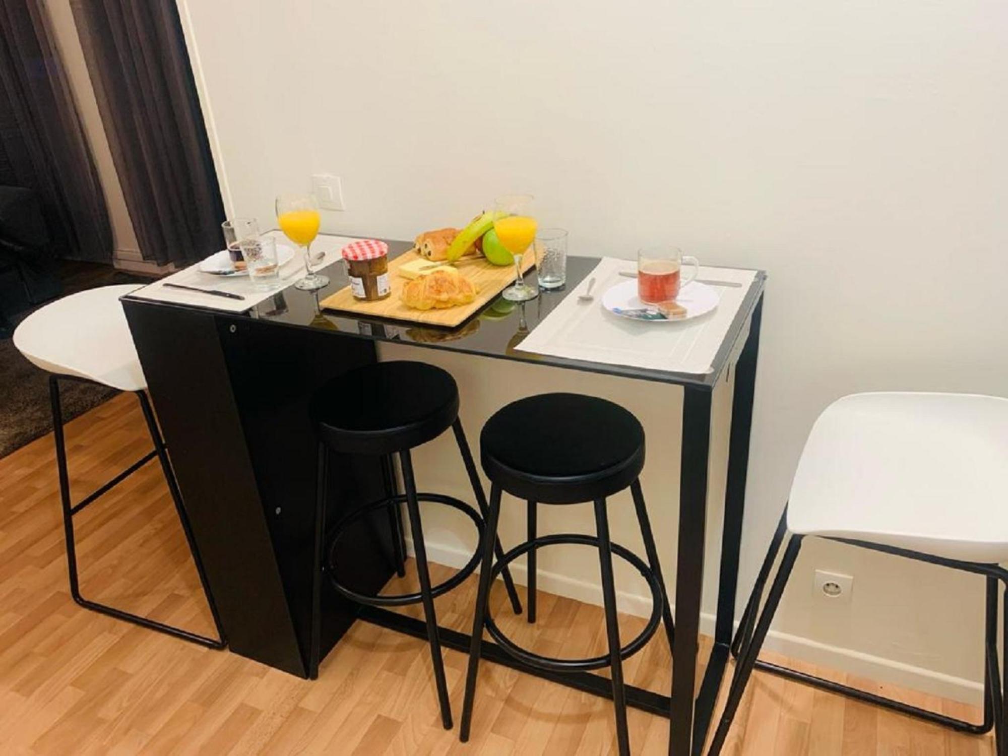 Appartement Calme Et Chaleureux Proche De Paris Courbevoie Exterior foto