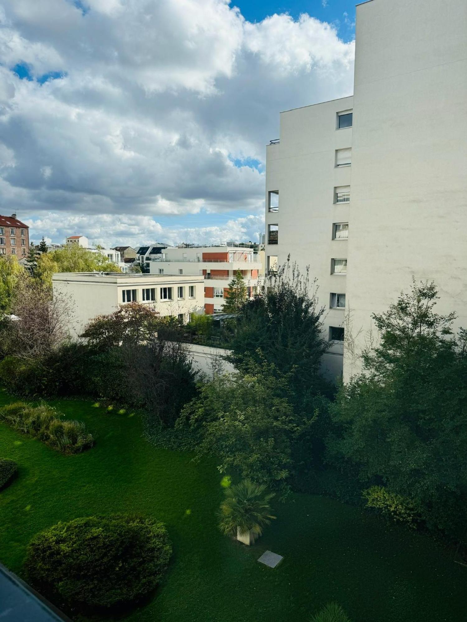 Appartement Calme Et Chaleureux Proche De Paris Courbevoie Exterior foto